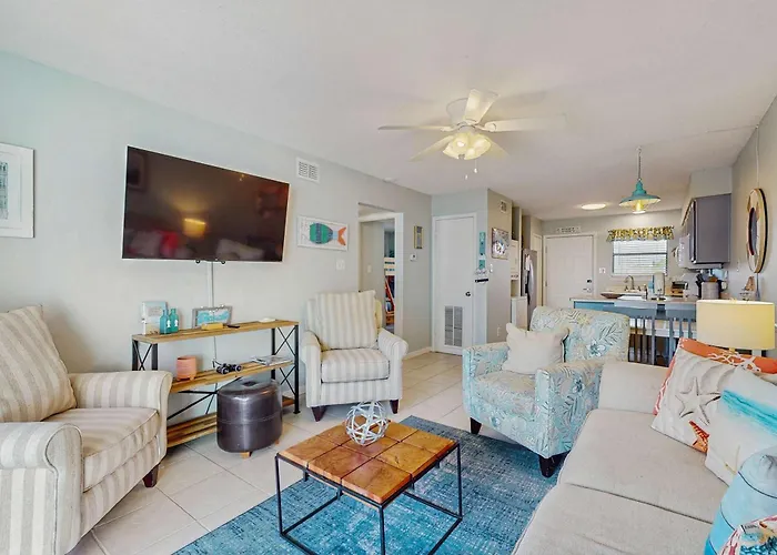 Holiday home Beachview With Community Pools Grills And Internet *