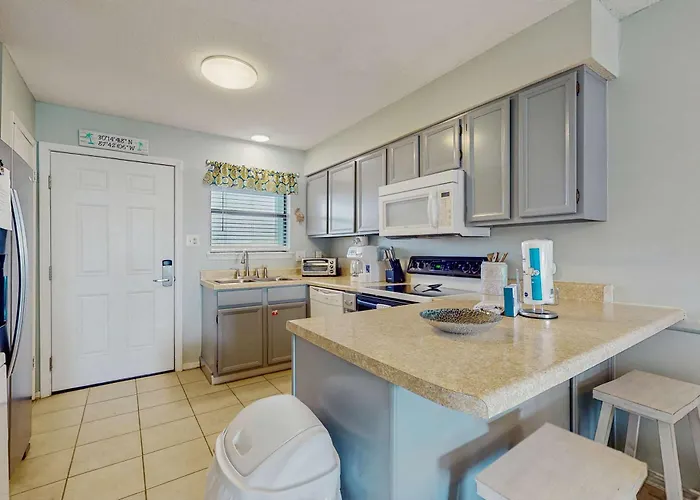 Holiday home Beachview With Community Pools Grills And Internet